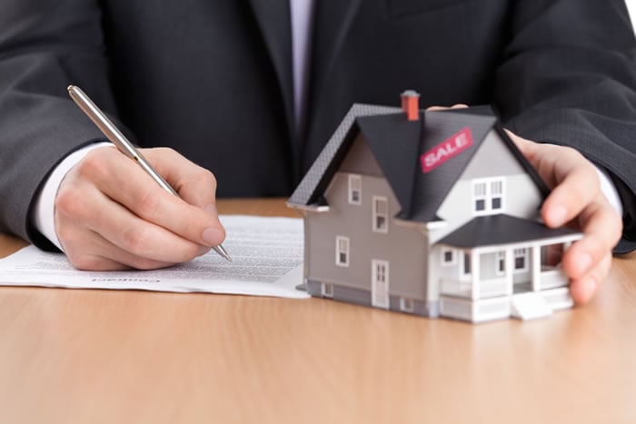 Signing a Mortgage